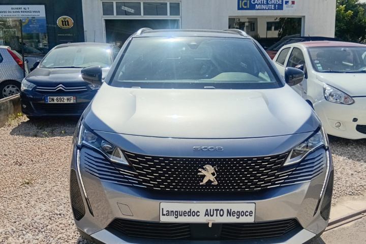 PEUGEOT 5008